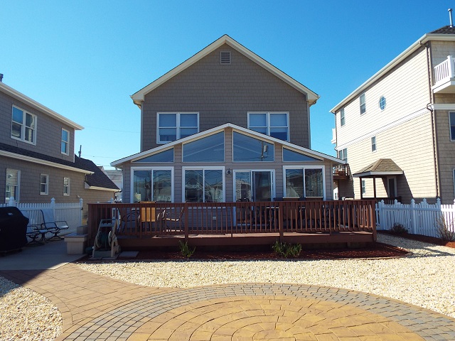 Lovely yard and patio